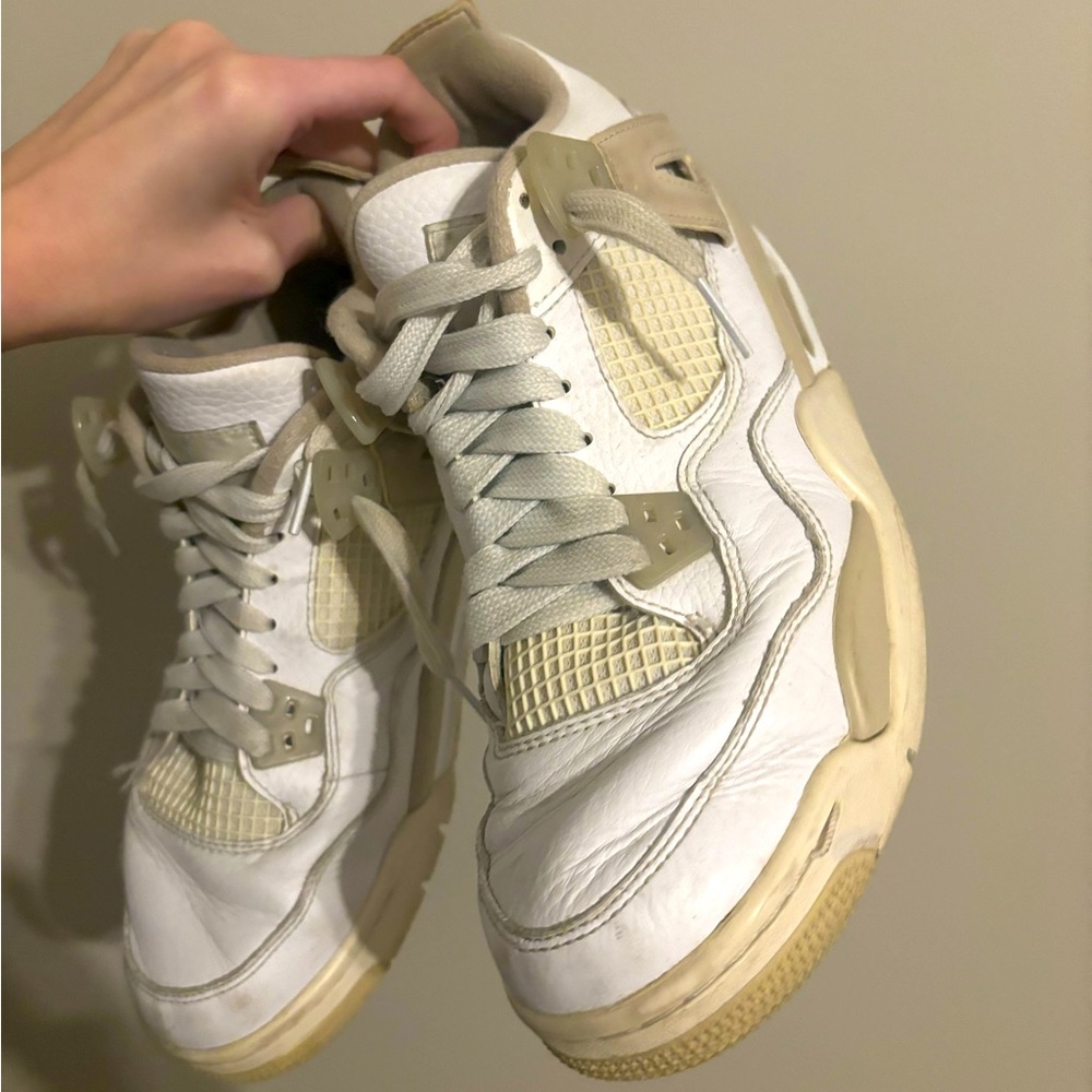 🌟OPEN TO OFFERS🌟 NO SOLES SIZE IS AROUND 7 or 7.5 IN W jordan 4 retro linen